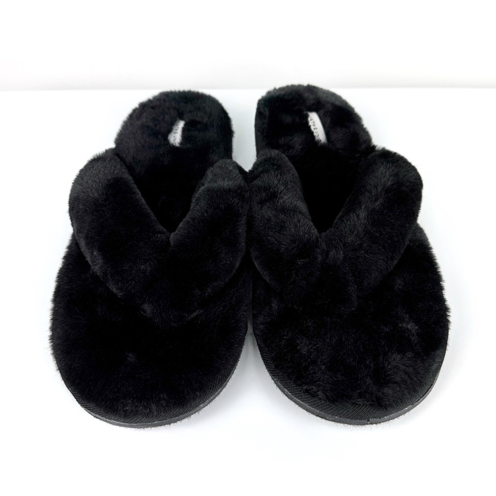 14th & Union Women's Kirstie Faux Fur Thong Slippers Black Size 11